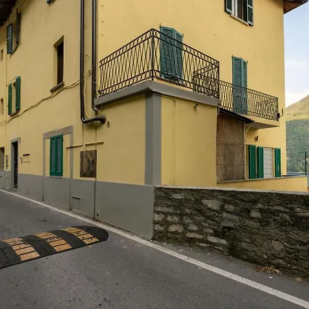 Ca Sbrisiga In By Halldis Apartment