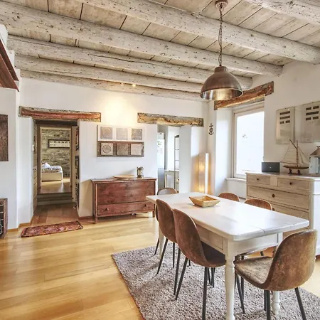 Appartement Ca Sbrisiga In By Halldis Moltrasio