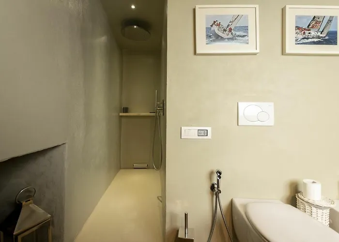 Ca Sbrisiga In By Halldis Appartement Moltrasio