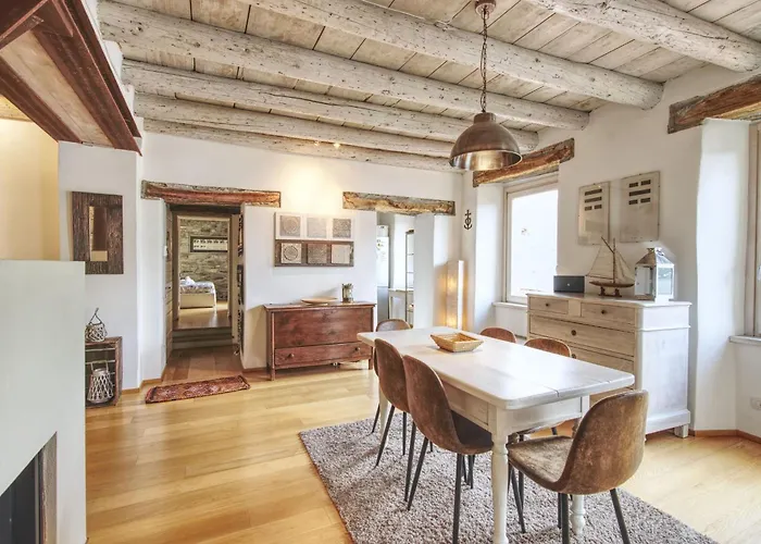 Appartement Ca Sbrisiga In By Halldis Moltrasio